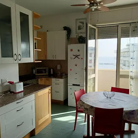 Casa Adriano Frontemare Wifi E Netflix Διαμέρισμα Lido Adriano