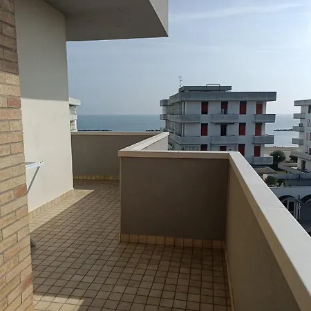 公寓 Casa Adriano Frontemare Wifi E Netflix *