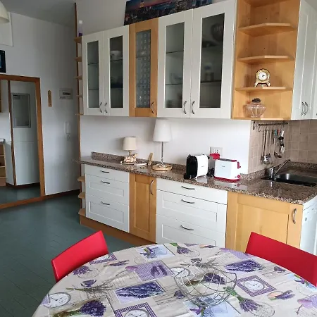 Casa Adriano Frontemare Wifi E Netflix Διαμέρισμα *