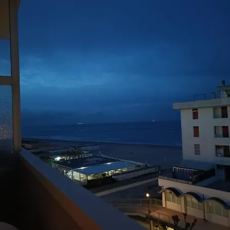 Διαμέρισμα Casa Adriano Frontemare Wifi E Netflix